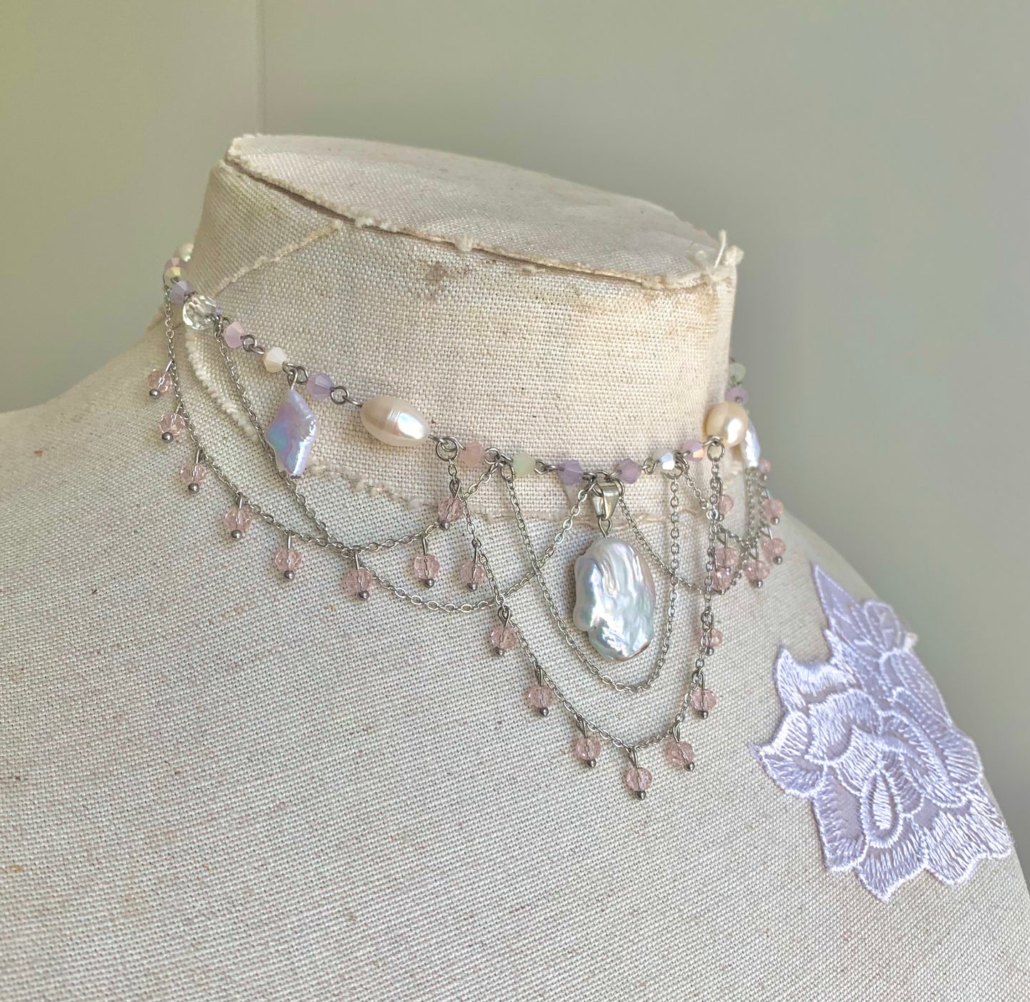 Rosé Pearl Necklace