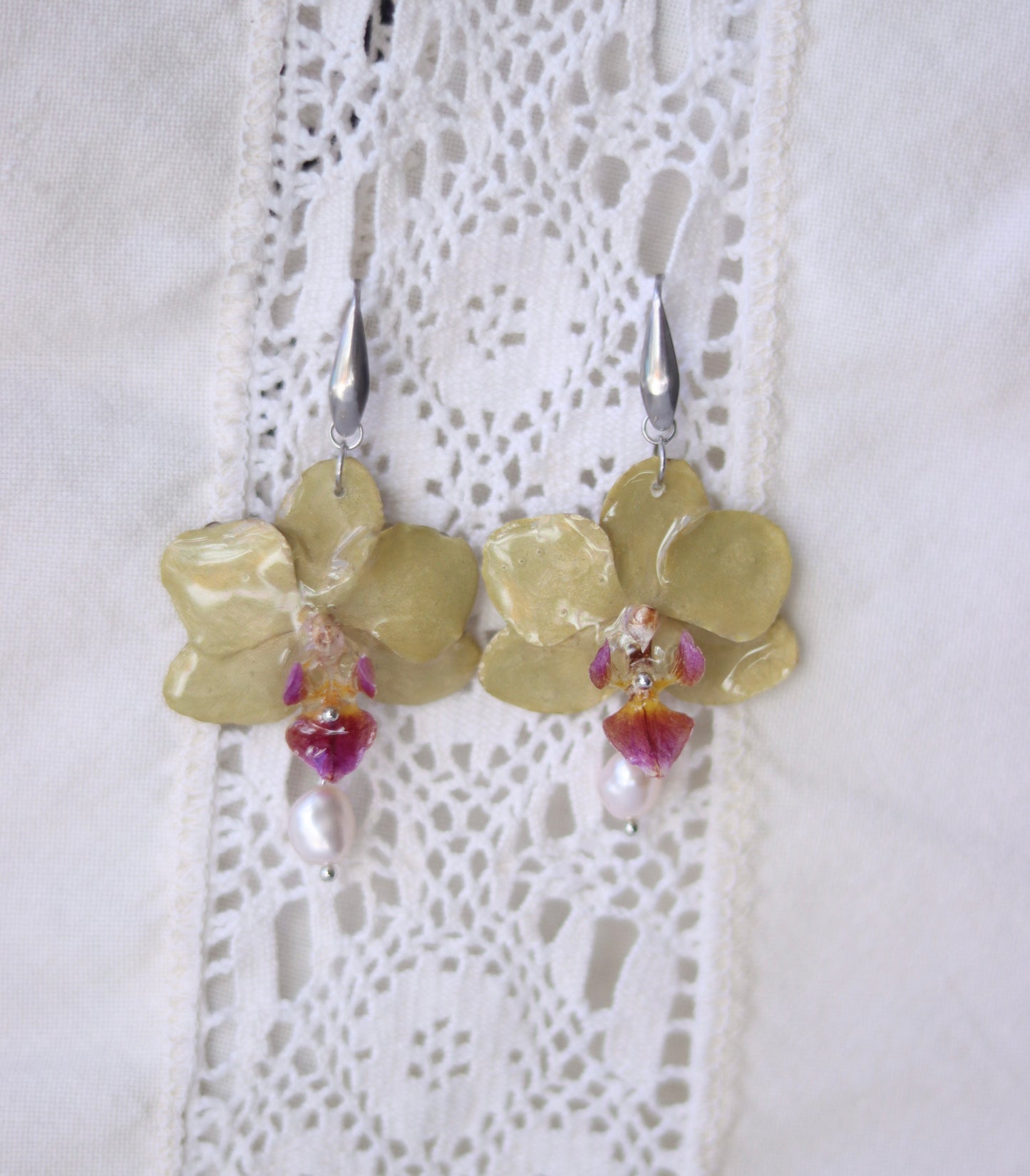 Orchid & Freshwater Pearl Earrings