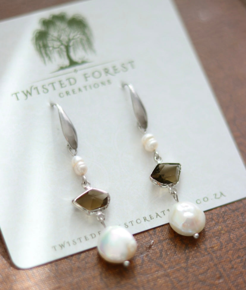 ‘Cadell’ Freshwater Pearl Earrings