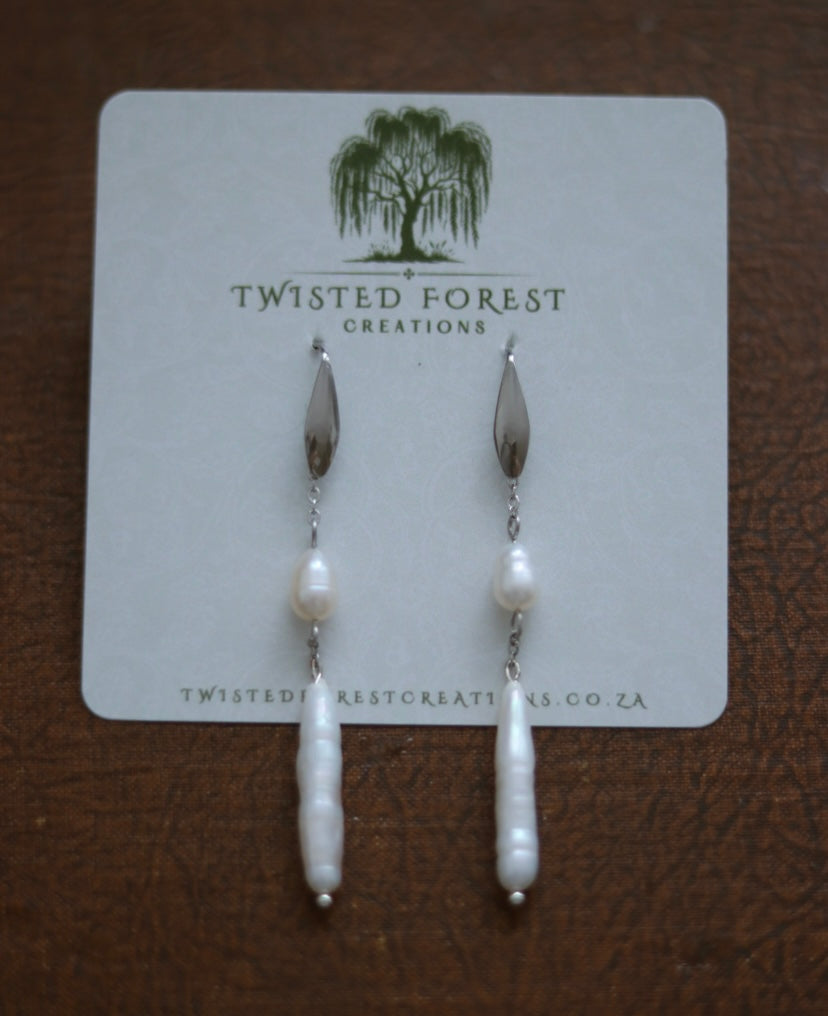 ‘Laria’ Freshwater Pearl Earrings
